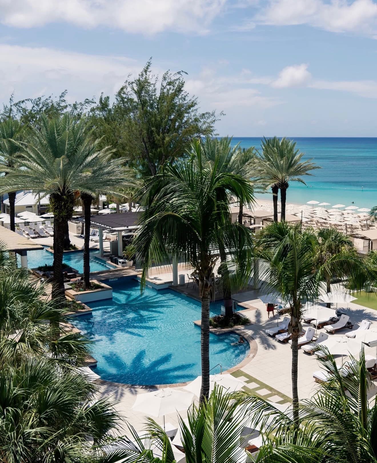 The Westin Grand Cayman pool and beach