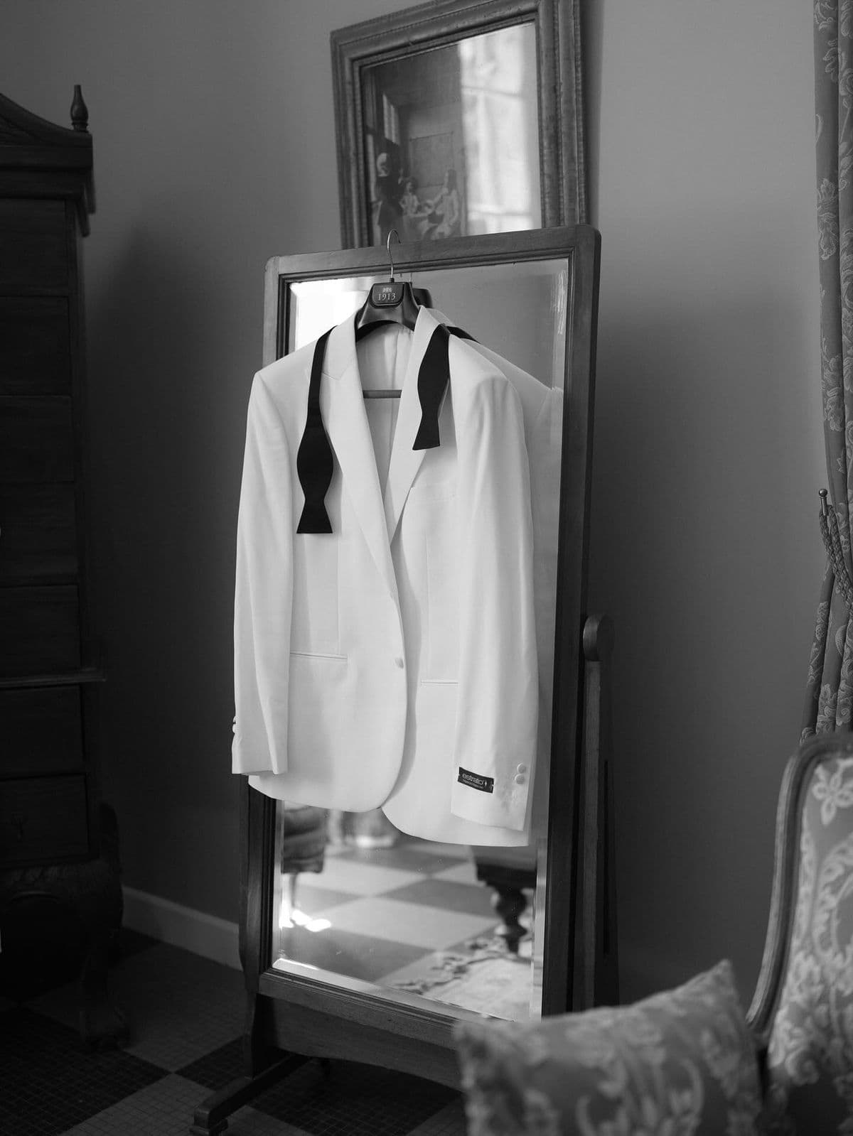 Suit hanging — dress code